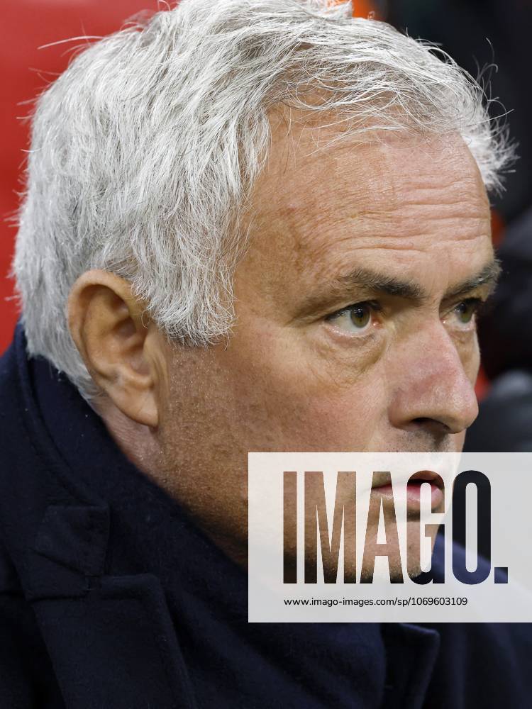 AMSTERDAM - SL Benfica coach Jose Mourinho during the Champions League match between AFC Ajax and SL Benfica at the Johan Cruijff ArenA on November 25, 2025, in Amsterdam, Netherlands. ANP HOLLANDSE HOOGTE MAURICE VAN STEEN UEFA Champions League Matchday 5 2025-2026 ANPxSportx xMauricexvanxSteenxIVx 543123992 originalFilename: 543123992