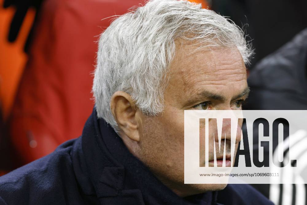 AMSTERDAM - SL Benfica coach Jose Mourinho during the Champions League match between AFC Ajax and SL Benfica at the Johan Cruijff ArenA on November 25, 2025, in Amsterdam, Netherlands. ANP HOLLANDSE HOOGTE MAURICE VAN STEEN UEFA Champions League Matchday 5 2025-2026 ANPxSportx xMauricexvanxSteenxIVx 543124005 originalFilename: 543124005