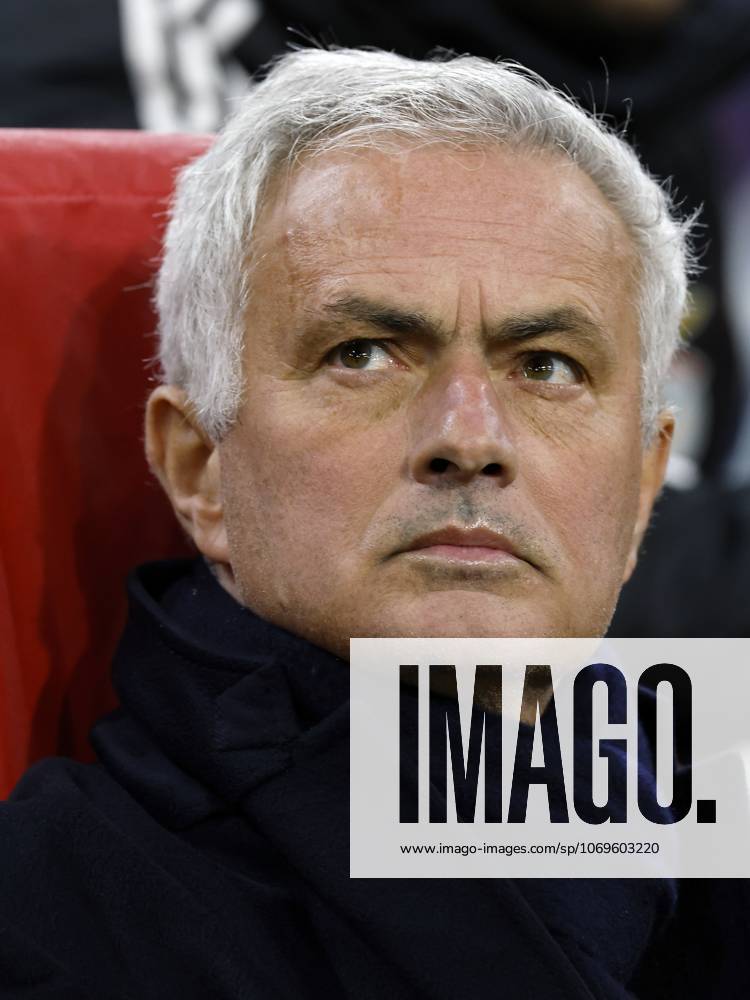AMSTERDAM - SL Benfica coach Jose Mourinho during the Champions League match between AFC Ajax and SL Benfica at the Johan Cruijff ArenA on November 25, 2025, in Amsterdam, Netherlands. ANP HOLLANDSE HOOGTE MAURICE VAN STEEN UEFA Champions League Matchday 5 2025-2026 ANPxSportx xMauricexvanxSteenxIVx 543124030 originalFilename: 543124030