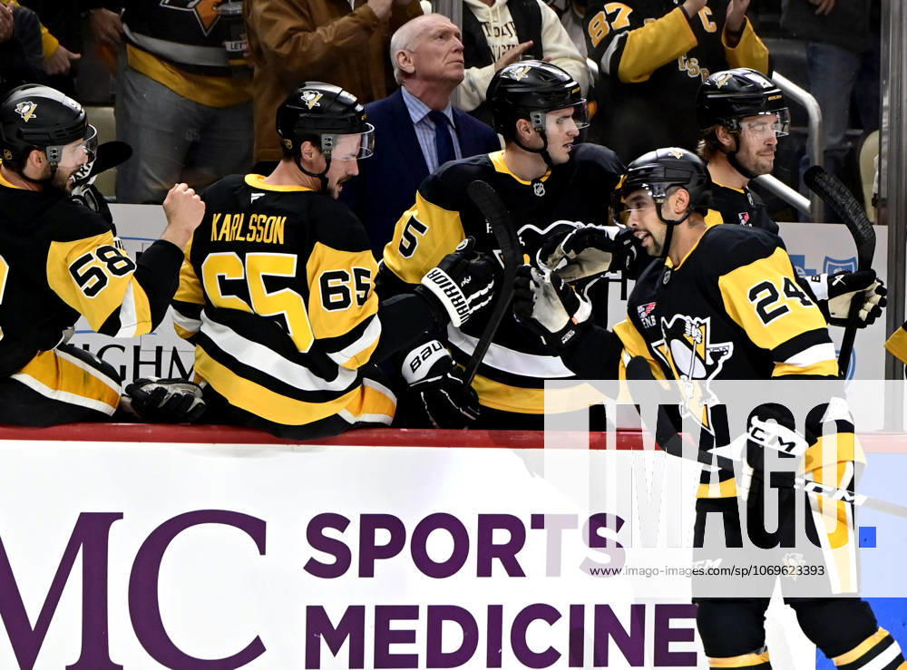 Pittsburgh Penguins defenseman Matt Dumba (24) celebrates his first goal of the season with the Penguins bench during the first period at PPG Paints Arena in Pittsburgh on Wednesday, November 26, 2025. PIT2025112601 ARCHIExCARPENTER