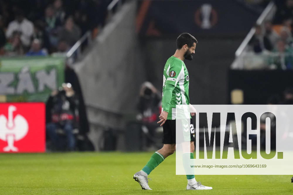 Real Betis Balompie v FC Utrecht - UEFA Europa League 2025 26 League Phase MD5 Isco attacking midfield of Betis and Spain is replaced injured during the UEFA Europa League 2025 26 League Phase MD5 match between Real Betis Balompie and FC Utrecht at Estadio olimpico de La Cartuja on November 27, 2025 in Seville, Spain. Seville Spain
