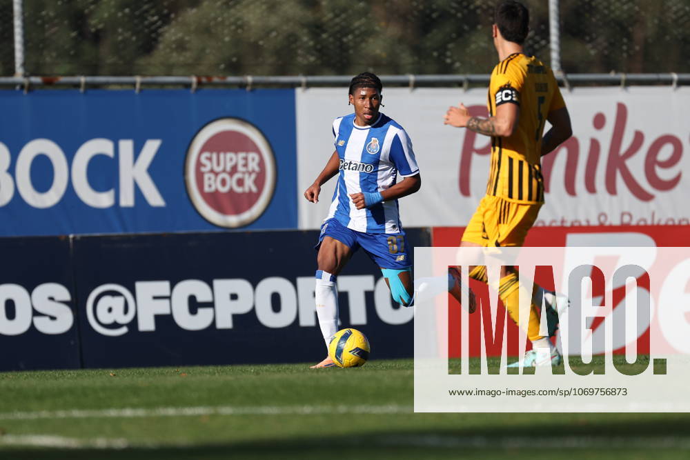 Brayan Caicedo ( FC Porto ) in action during the match between FC Porto B and Lusitania de Lourosa, valid for Liga Portugal 2 Meu Super 2025 2026 at Estadio Luis Filipe Menezes on 30 November 2025. Porto Estadio Luis Filipe Menezes Vila Nova de Gaia Portugal