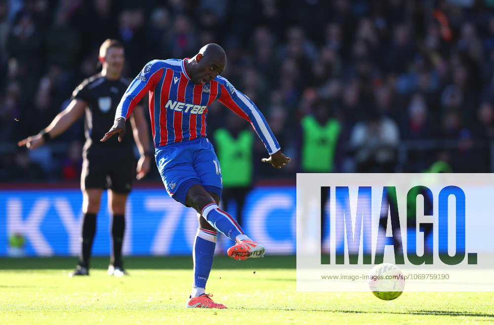 London, England, 30th November 2025. Jean-Philippe Mateta of Crystal Palace retakes a scores a penalty to make it 1-0 during the Crystal Palace vs Manchester United, ManU Premier League match at Selhurst Park, London. Picture credit should read: Paul Terry Sportimage . SPI_020_PT_Crystal_Palace_Man_Utd SPI-4335-0020