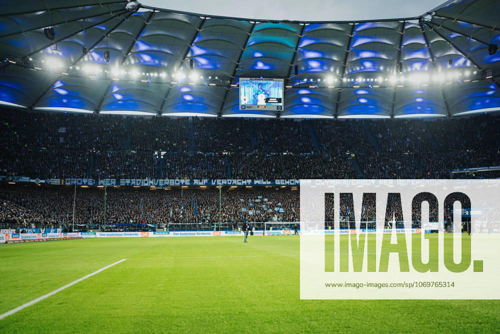 1. Bundesliga: Hamburger SV vs. VfB Stuttgart, 30.11.2025 Hamburg Nordkurve mit Banner: Grote: Wer Stadionverbote auf Verdacht will bekommt Olympiaverbot per Referendum! ; Fußball, 1. Bundesliga, 12. Spieltag: Hamburger SV vs. VfB Stuttgart am 30.11.2025 im Volksparkstadion, Hamburg DFL REGULATIONS PROHIBIT ANY USE OF PHOTOGRAPHS AS IMAGE SEQUENCES AND OR QUASI-VIDEO.