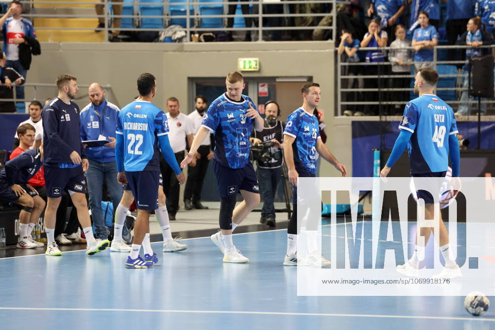 Plock 04.12.2025 Liga mistrzow pilka reczna mezczyzn faza grupowa sezon 2025 26 --- Group Phase mens handball EHF Champions League Orlen Wisla Plock - GOG Handbold piłkarze wisly plock Fot. Marcin Solarz FotoPyK NEWSPIX.PL --- newspix.pl