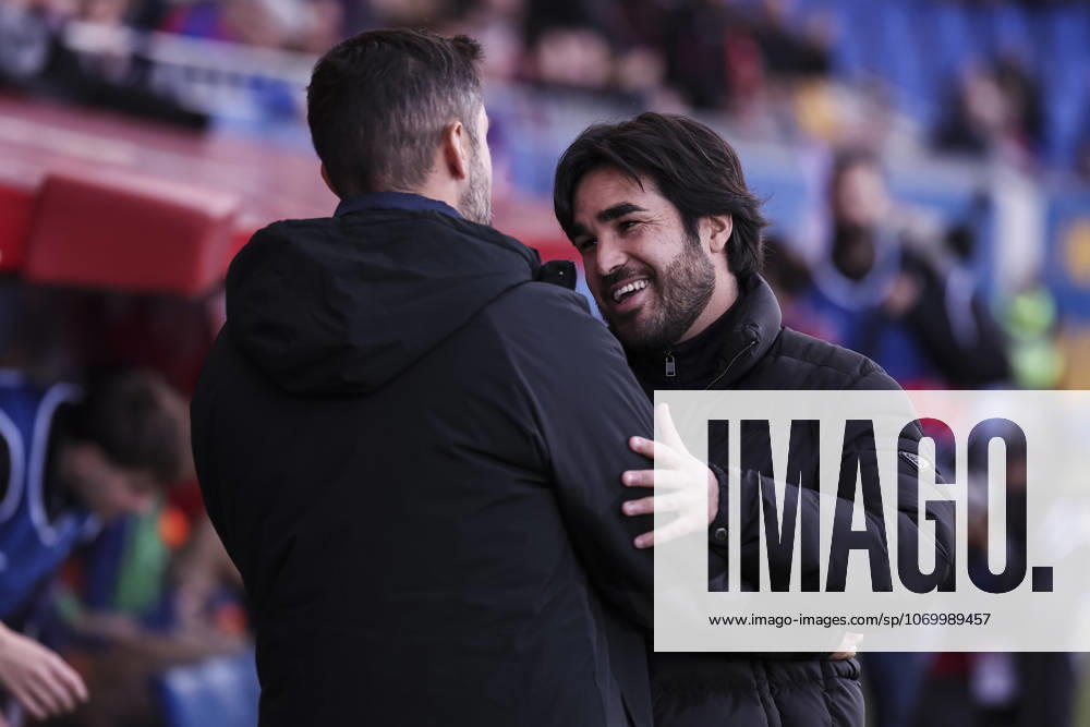 Pere Romeu, head coach of FC Barcelona, Barca greets Eder Maestre, head coach of Costa Adeje Tenerife, during the Spanish Women league, Liga F, football match played between FC Barcelona and Costa Adeje Tenerife at Johan Cruyff Stadium on December 06, 2025 in Sant Joan Despi, Barcelona. Sant Joan Despi Spain - ZUMAa181 20251206_zaa_a181_207