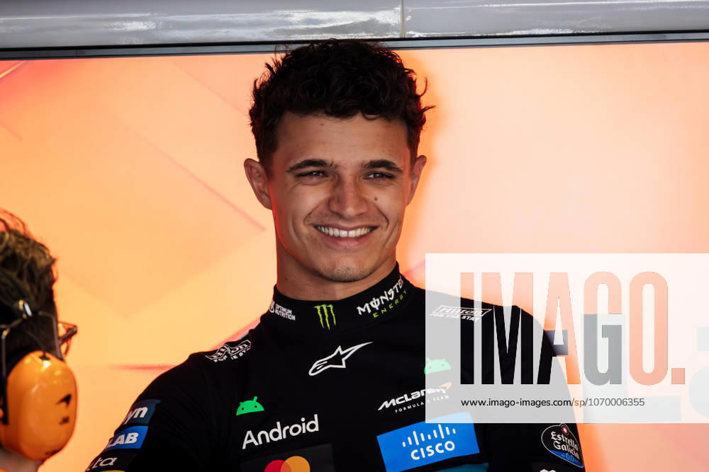 2025 Formula One Abu Dhabi Grand Prix Yas Marina Circuit, Abu Dhabi, United Arab Emirates 6.December.2025; Lando Norris of Great Britain and McLaren F1 Team during Free Practice 3 Formula One Abu Dhabi Grand Prix (Photo by Jay Hirano) Abu Dhabi Yas Marina Circuit United Arab Emirates