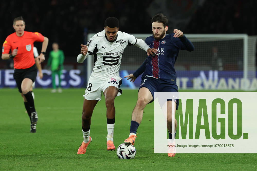 FBL-FRA-LIGUE1-Paris Saint Germain - Stade Rennes Abdelhamid Ait Boudlal(Stade Rennes), Khvicha Kvaratskhelia (Paris Saint-Germain)mbattle for the ball during the French L1 football match between Paris Saint-Germain (PSG) an Stade Rennes at Parc des Princes Paris ,France, on December 06, 2025.