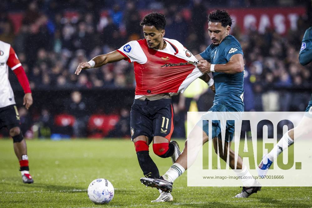 ROTTERDAM - (l-r) Goncalo Borges of Feyenoord and Tristan Gooijer of PEC Zwolle during the Dutch Eredivisie match between Feyenoord and PEC Zwolle at Feyenoord Stadium De Kuip on December 6, 2025, in Rotterdam, Netherlands. ANP BAS CZERWINSKI Eredivisie 2025-2026 ANPxSportx IVx 544105651 originalFilename: 544105651