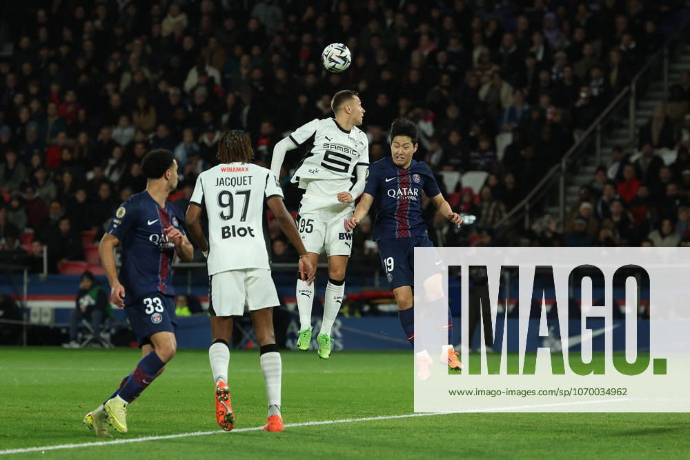 FBL-FRA-LIGUE1-Paris Saint Germain - Stade Rennes Przemyslaw Frankowski (Stade Rennes) and Kang-in Lee (Paris Saint-Germain) during the French L1 football match between Paris Saint-Germain (PSG) an Stade Rennes at Parc des Princes Paris ,France, on December 06, 2025.