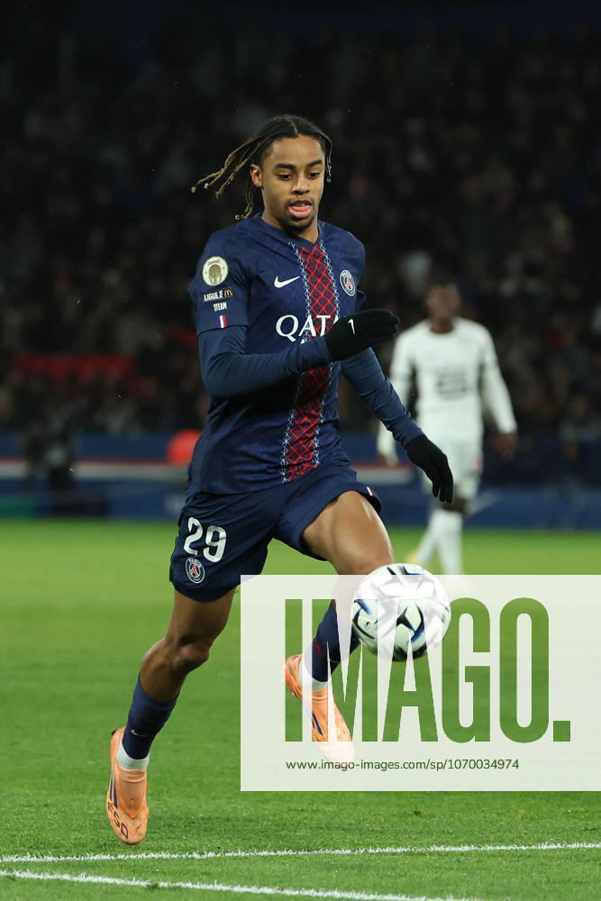 FBL-FRA-LIGUE1-Paris Saint Germain - Stade Rennes Bradley Barcola (Paris Saint-Germain) during the French L1 football match between Paris Saint-Germain (PSG) an Stade Rennes at Parc des Princes Paris ,France, on December 06, 2025.