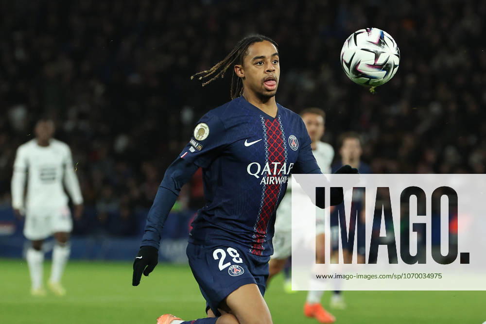 FBL-FRA-LIGUE1-Paris Saint Germain - Stade Rennes Bradley Barcola (Paris Saint-Germain) during the French L1 football match between Paris Saint-Germain (PSG) an Stade Rennes at Parc des Princes Paris ,France, on December 06, 2025.