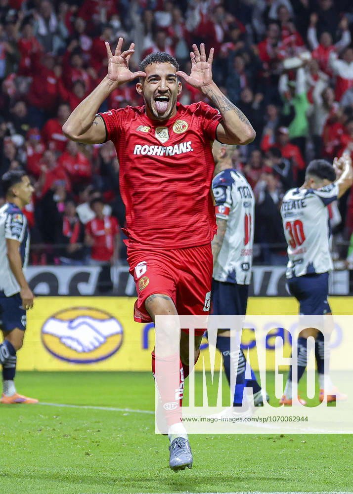 LIGA BBVA MX 2025 LIGA BBVA MX 2025 TOLUCA VS RAYADOS MONTERREY 06122025 TOLUCA, ESTADO DE MEXICO, MEXICO. Action photo of Andres Pereira of Diablos Rojos del Toluca, during semifinal game of the Torneo de Apertura 2025 of the BBVA Liga MX, held at the Estadio Nemesio Diez of Toluca, Estado de Mexico against Rayados Monterrey. Foto de accion de Andres Pereira de los Diablos Rojos del Toluca, durante juego semifinal del Torneo Apertura 2025 de la Liga BBVA MX, celebrado en el estadio Nemesio Diez de Toluca, Estado de Mexico en contra de Rayados Monterrey. IMAGENSHOP AGENCIA FOTOGRAFICA TOLUCA ESTADO DE MEXICO MEXICO