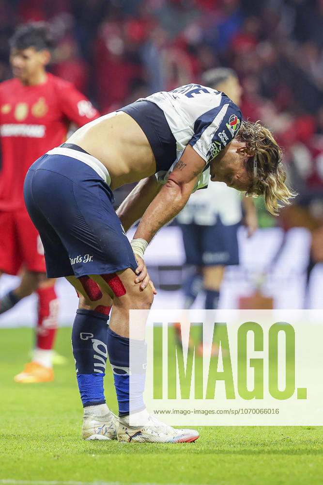 LIGA BBVA MX 2025 LIGA BBVA MX 2025 TOLUCA VS RAYADOS MONTERREY 06122025 TOLUCA, ESTADO DE MEXICO, MEXICO. Action photo of Sergio Canales (10) of Rayados Monterrey, during semifinal game of the Torneo de Apertura 2025 of the BBVA Liga MX, held at the Estadio Nemesio Diez of Toluca, Estado de Mexico against Diablos Rojos del Toluca. Foto de accion de Sergio Canales (10) de Rayados Monterrey, durante juego semifinal del Torneo Apertura 2025 de la Liga BBVA MX, celebrado en el estadio Nemesio Diez de Toluca, Estado de Mexico en contra de Diablos Rojos del Toluca. IMAGENSHOP AGENCIA FOTOGRAFICA TOLUCA ESTADO DE MEXICO MEXICO