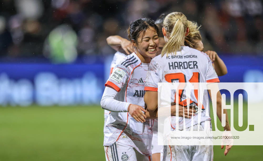 GER, Frankfurt, Eintracht Frankfurt vs FC Bayern München, Google Pixel Bundesliga, Fussball, DFB, Spielzeit 2025 2026, Stadion am Brentanobad, 12. Spieltag im Bild: Pernille Harder (Bayern München 21) erzielt das Tor zum 3:0, Jubel und Emotionen, Momoko Tanikawa (Bayern München 18) DFB DFL REGULATIONS PROHIBIT ANY USE OF PHOTOGRAPHS AS IMAGE SEQUENCES AND OR QUASI-VIDEO