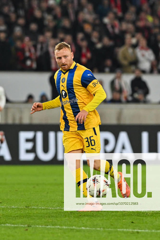 Europa League; VfB Stuttgart - Maccabi Tel Aviv; 11.12.2025 STUTTGART, GERMANY - 11. DECEMBER: am Ball Ido SHAHAR (Maccabi Tel Aviv 36) während dem Match zwischen dem VfB Stuttgart und Maccabi Tel Aviv am 6. Spieltag der UEFA Europa League Ligaphase in der MHP Arena