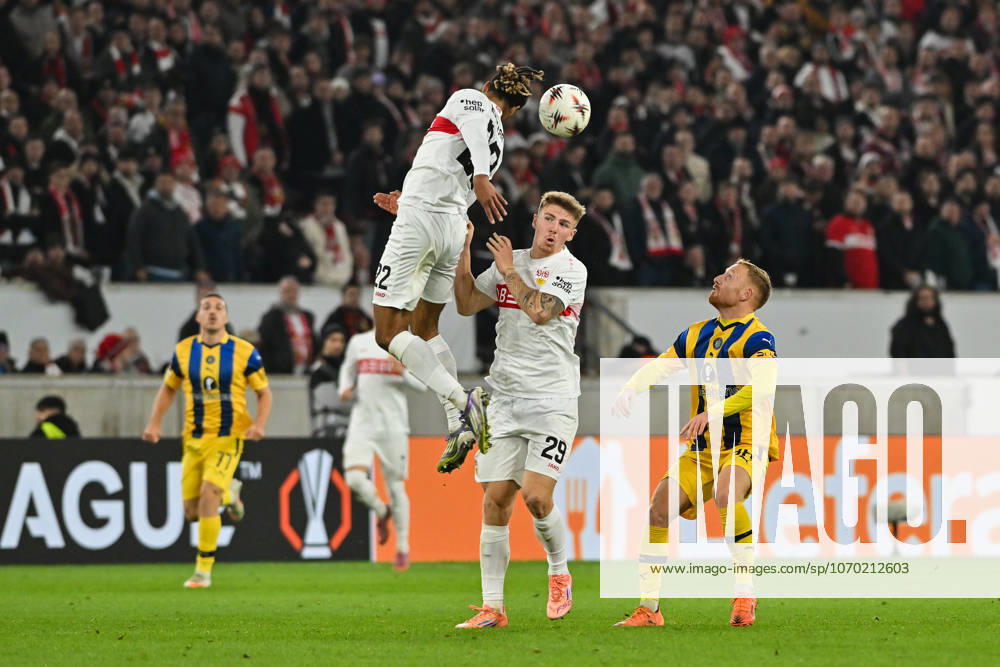 Europa League; VfB Stuttgart - Maccabi Tel Aviv; 11.12.2025 STUTTGART, GERMANY - 11. DECEMBER: im Duell Lorenz ASSIGNON (VfB Stuttgart 22), Finn JELTSCH (VfB Stuttgart 29) und Ido SHAHAR (Maccabi Tel Aviv 36) während dem Match zwischen dem VfB Stuttgart und Maccabi Tel Aviv am 6. Spieltag der UEFA Europa League Ligaphase in der MHP Arena