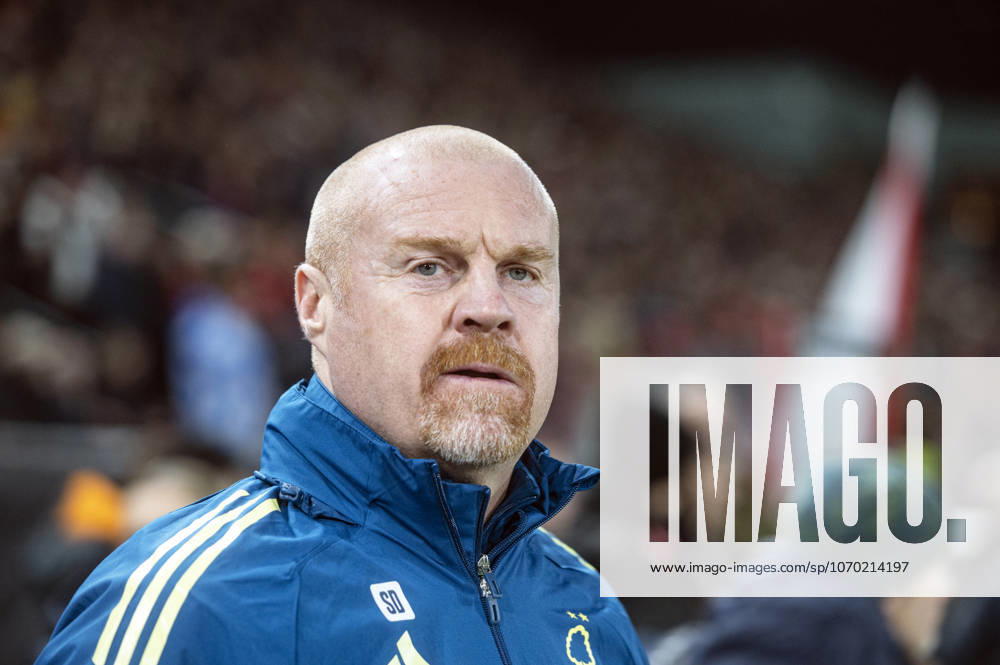Utrecht The Netherlands 11th December 2025 Football UEFA Europa League FC Utrecht vs Nottingham Forest Football Club in Stadion Galgenwaard. Notts Forest coach Sean Dyche Notts Forest, soccer, match, game,