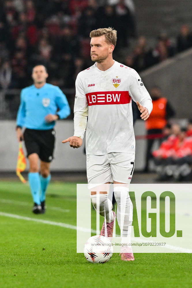 Europa League; VfB Stuttgart - Maccabi Tel Aviv; 11.12.2025 STUTTGART, GERMANY - 11. DECEMBER: am Ball Maximilian MITTELSTÄDT (VfB Stuttgart 7) Einzelfoto Freisteller während dem Match zwischen dem VfB Stuttgart und Maccabi Tel Aviv am 6. Spieltag der UEFA Europa League Ligaphase in der MHP Arena