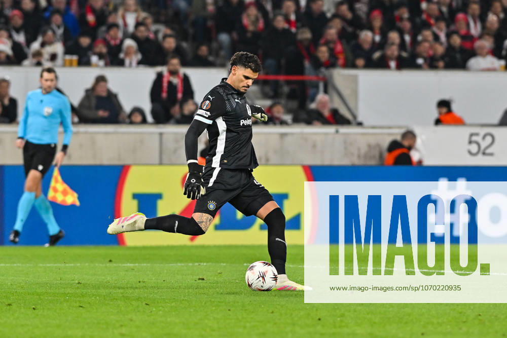 Europa League; VfB Stuttgart - Maccabi Tel Aviv; 11.12.2025 STUTTGART, GERMANY - 11. DECEMBER: am Ball Roi MISHPATI (Maccabi Tel Aviv 90) Einzelfoto Freisteller während dem Match zwischen dem VfB Stuttgart und Maccabi Tel Aviv am 6. Spieltag der UEFA Europa League Ligaphase in der MHP Arena
