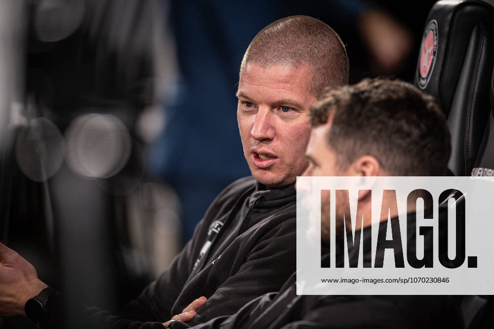 FC Midtjylland v Genk, UEFA Europa League, Herning, Denmark Herning, Denmark. 11th, December 2025. Head coach Mike Tullberg of FC Midtjylland seen during the UEFA Europa League match between FC Midtjylland and Genk at MCH Arena in Herning. Denmark, Herning