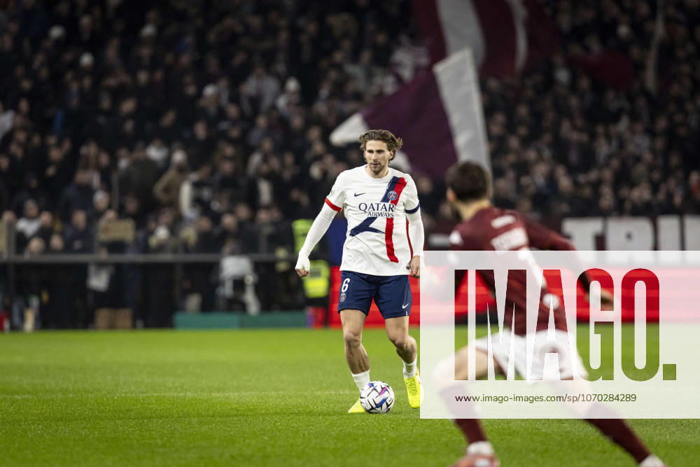 FOOTBALL: Ligue 1 FC Metz vs Paris Saint Germanin (PSG) - 13 12 2025 Stade Saint-Symphorien. Metz - France Ilya Zabarnyi 6 (PSG)