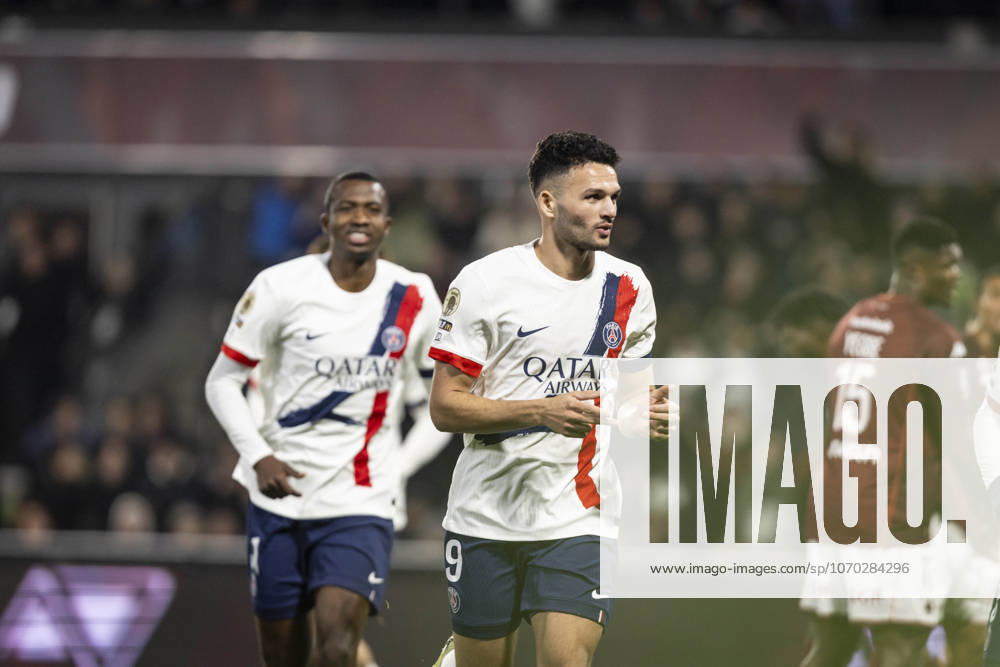 FOOTBALL: Ligue 1 FC Metz vs Paris Saint Germanin (PSG) - 13 12 2025 Stade Saint-Symphorien. Metz - France Joie des joueurs de l equipe de Paris Saint Germain (PSG) apres le but de Goncalo Ramos 9 (PSG)