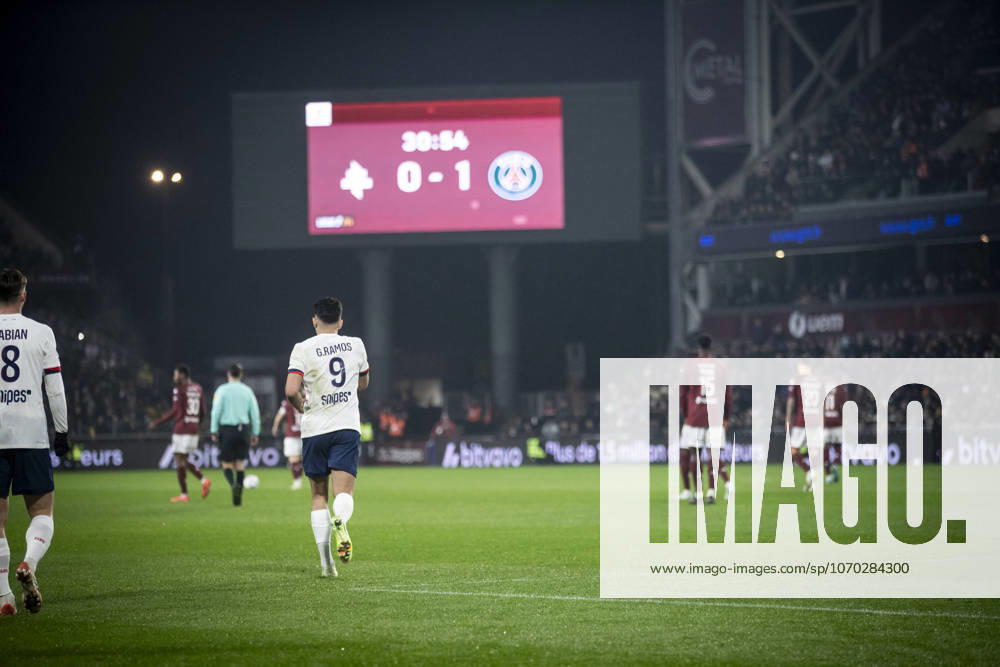 FOOTBALL: Ligue 1 FC Metz vs Paris Saint Germanin (PSG) - 13 12 2025 Stade Saint-Symphorien. Metz - France Joie des joueurs de l equipe de Paris Saint Germain (PSG) apres le but de Goncalo Ramos 9 (PSG)