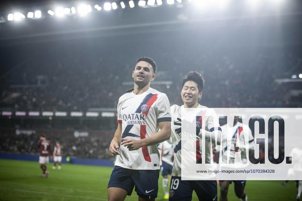 FOOTBALL: Ligue 1 FC Metz vs Paris Saint Germanin (PSG) - 13 12 2025 Stade Saint-Symphorien. Metz - France Joie des joueurs de l equipe de Paris Saint Germain (PSG) apres le but de Goncalo Ramos 9 (PSG) Kang-in Lee 19 (PSG)