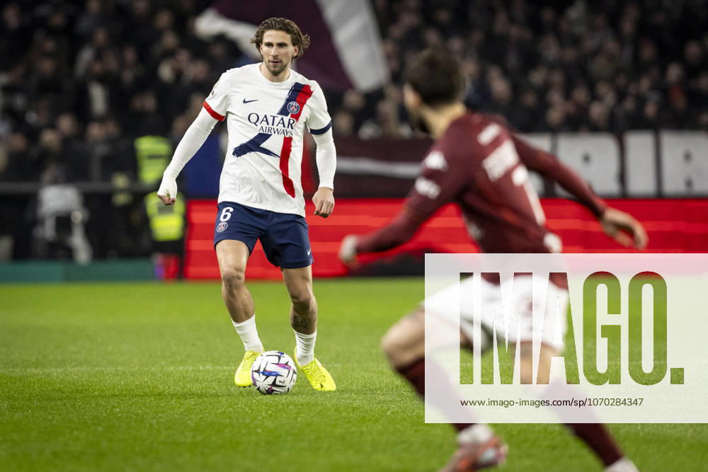 FOOTBALL: Ligue 1 FC Metz vs Paris Saint Germanin (PSG) - 13 12 2025 Stade Saint-Symphorien. Metz - France Ilya Zabarnyi 6 (PSG)
