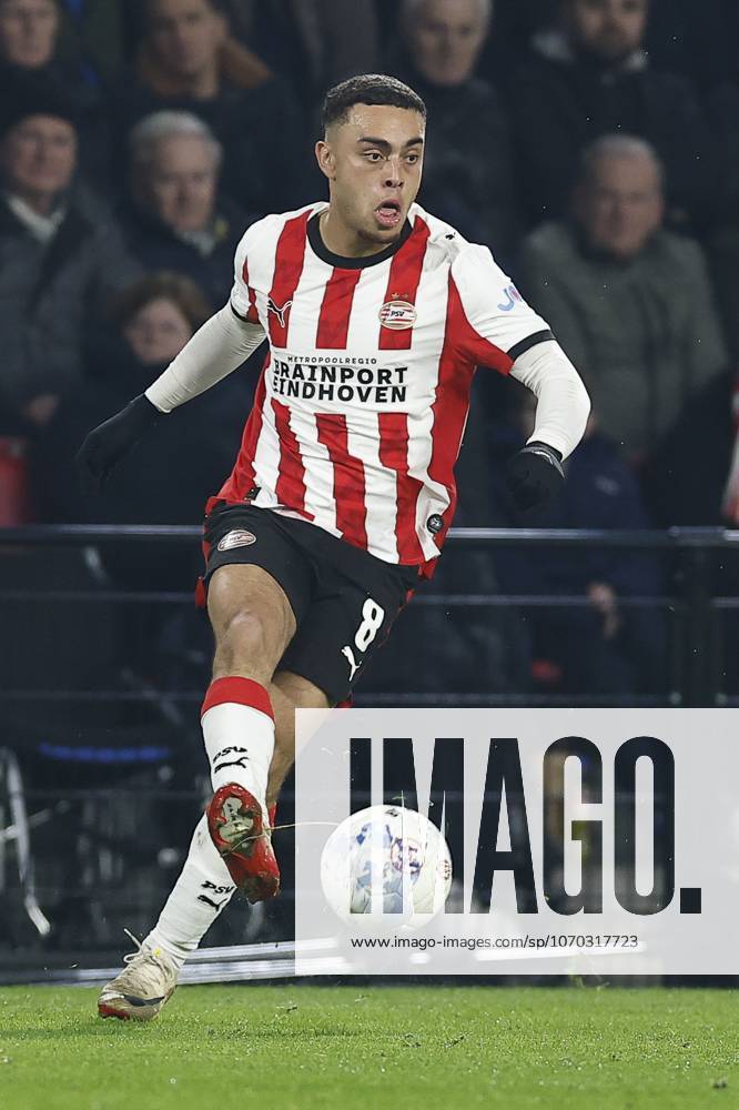 , Philips stadium , season 2025 2026 , Dutch Eredivisie football , match between PSV and Heracles Almelo , final score 4-3 , picture shows PSV player Serginio Dest PSV - Heracles x200172042x