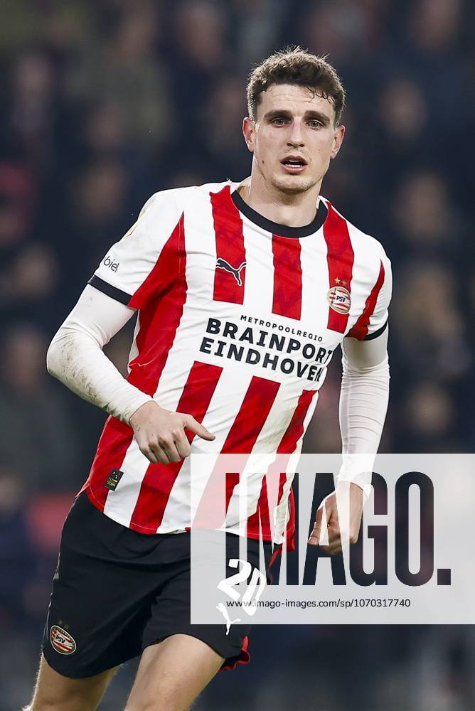 , Philips stadium , season 2025 2026 , Dutch Eredivisie football , match between PSV and Heracles Almelo , final score 4-3 , picture shows PSV player Guus Til PSV - Heracles x200172047x