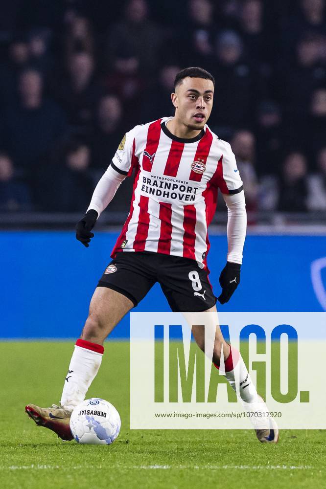 , Philips stadium , season 2025 2026 , Dutch Eredivisie football , match between PSV and Heracles Almelo , final score 4-3 , picture shows PSV player Serginio Dest. PSV - Heracles x200172070x