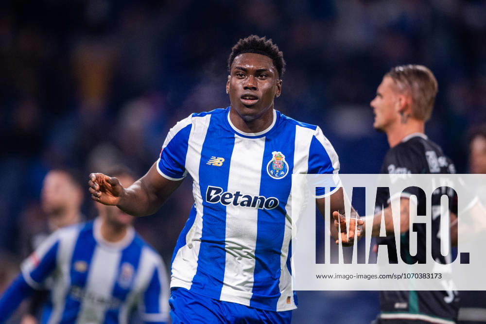 FC Porto v CF Estrela da Amadora - Primeira Liga In Lisbon, Portugal, on December 15, 2025, Samu Aghehowa from FC Porto celebrates his goal during the Liga Portugal Betclic 2025 26 match between FC Porto and CF Estrela da Amadora at Estadio do Dragao in Porto, Portugal. Porto Porto Portugal