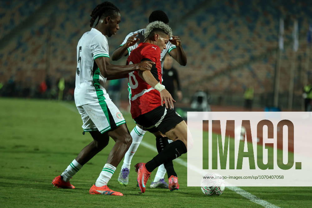 Egypt v Nigeria - International Friendly, Länderspiel, Nationalmannschaft Egypt s Emam Ashour is in action with a Nigeria player at Cairo International Stadium in Cairo, Egypt, on December 16, 2025. cairo Egypt