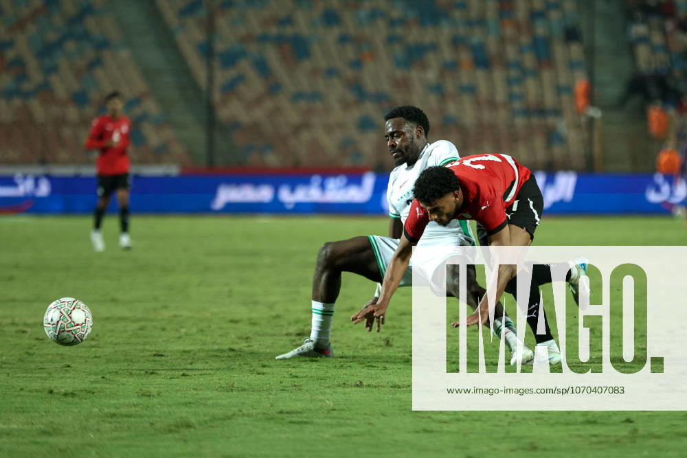 Egypt v Nigeria - International Friendly, Länderspiel, Nationalmannschaft Osama Faisal of Egypt competes with Bright Osayi-Samuel of Nigeria at Cairo International Stadium in Cairo, Egypt, on December 16, 2025. cairo Egypt