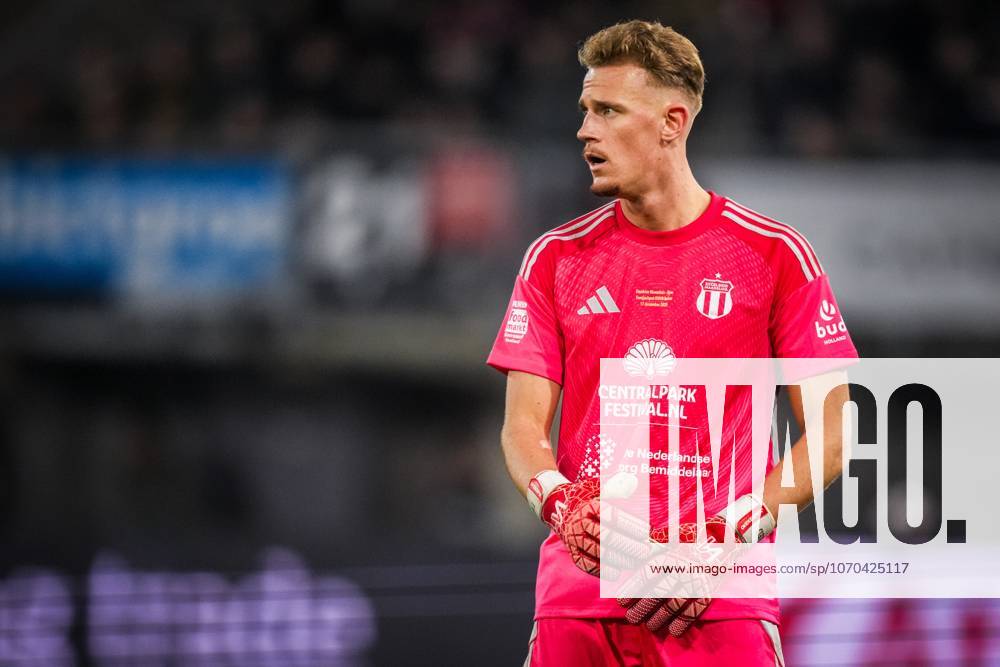 , Sparta stadium ˜Het Kasteel , season 2025 2026 , Dutch KNVB Beker football , match between Excelsior Maasluis and Ajax , picture shows Excelsior Maassluis goalkeeper Tobias van der Kleij Excelsior Maassluis - Ajax (cup) x200249154x