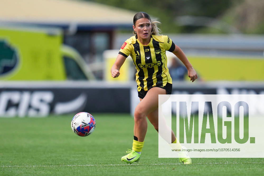 ALEAGUE WOMEN PHOENIX SYDNEY, Phoenix Grace Bartlett during the A-League Women Round 8 match between Wellington Phoenix and Sydney FC at Jerry Collins Stadium in Porirua, Wellington, New Zealand, Saturday, December 20, 2025. ( NO ARCHIVING, WELLINGTON NEW ZEALAND