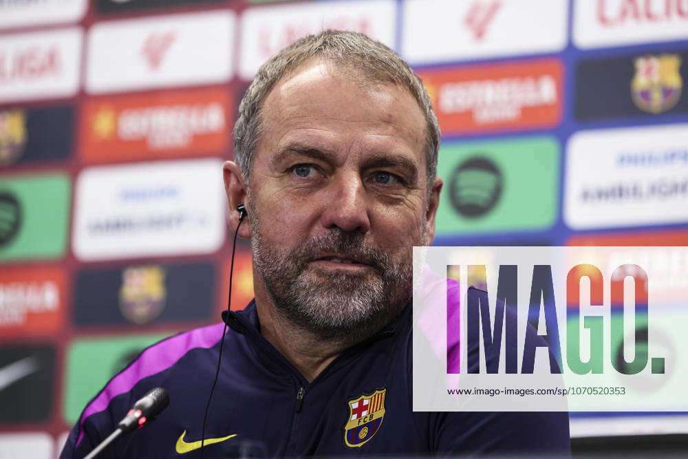 Hansi Flick, head coach of FC Barcelona, Barca attends his press conference, PK, Pressekonferenz during the training day of FC Barcelona ahead the Spanish League, La Liga EA Sports, football match against Villarreal CF at Ciudad Esportiva Joan Gamper on December 20, 2025 in Sant Joan Despi, Barcelona, Spain. Sant Joan Despi SPAIN - ZUMAa181 20251220_zaa_a181_016