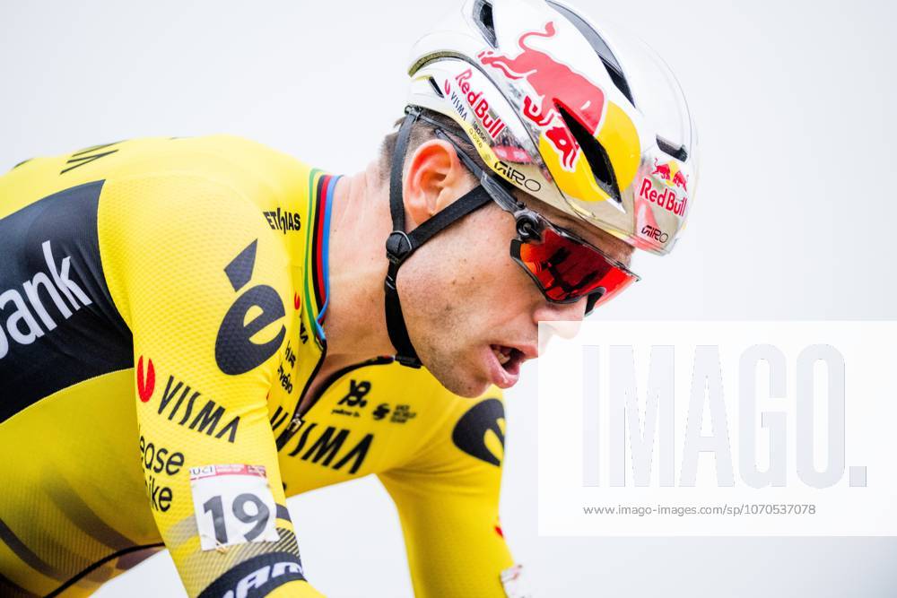 Belgian Wout van Aert pictured in action during the men s elite race of the World Cup cyclocross cycling event in Antwerp on Saturday 20 December 2025, the fifth stage (out of 12) of the UCI World Cup competition. JASPERxJACOBS x150374166x