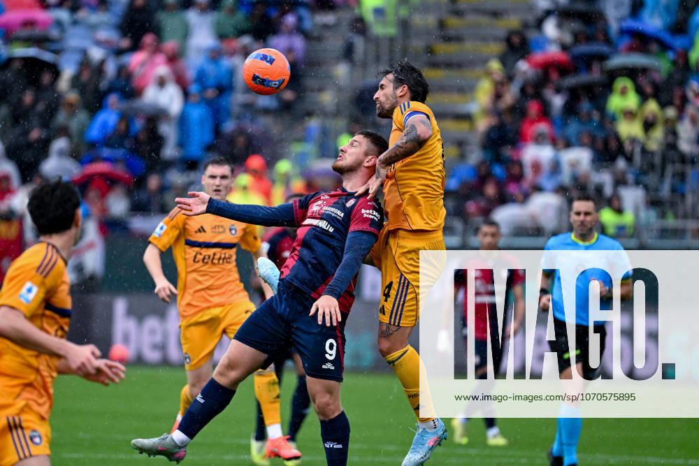 Cagliari s Semih Kılıcsoy in action during the Serie A soccer match between Cagliari Calcio and Pisa at the Unipol Domus in Cagliari, Sardinia - Sunday, 21 december 2025. - Soccer