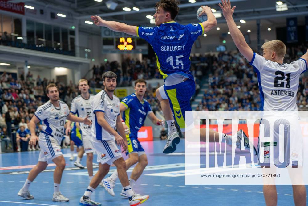 Miro Schluroff, Rueckraum, (VfL Gummersbach 15), Frederik Bo Andersen, Aussen (HSV Hamburg 21), Jacob Lassen, Rueckraum (HSV Hamburg 9), VfL Gummersbach vs. HSV Hamburg , Daikin Handball Bundesliga, Herren , 15. Spieltag, 27.12.2025 Gummersbach NRW Deutschland