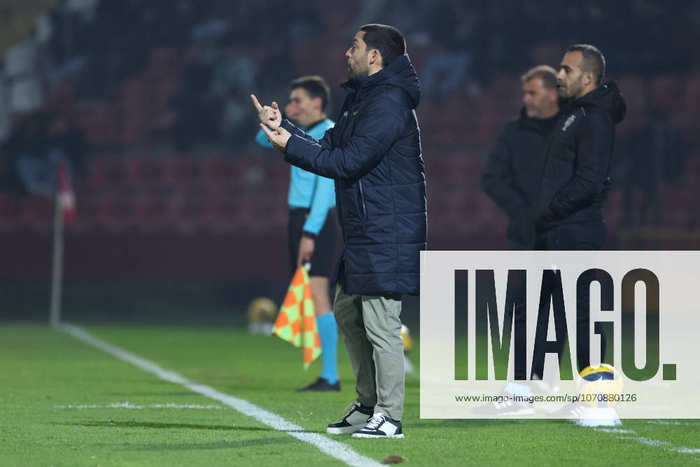 Vasco Botelho da Costa ( Coach of Moreirense FC ) in action during the match between AFS and Moreirense FC, valid for Liga Portugal Betclic 2025 2026 at Estadio do Clube Desportivo das Aves on 3 January 2026. Vila das Avas Estadio do Clube Desportivo das Aves Vila das Aves Portugal