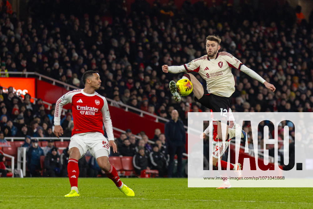 Football - FA Premier League - Arsenal FC v Liverpool FC LONDON, ENGLAND - Thursday, January 8, 2026: Liverpool s Conor Bradley during the FA Premier League match between Arsenal FC and Liverpool FC at the Emirates Stadium. (Photo by David Rawcliffe Propaganda) LONDON Emirates Stadium GREATER LONDON ENGLAND