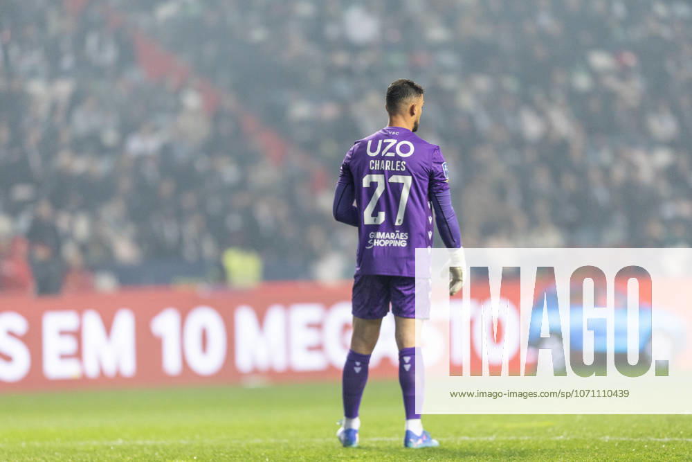Charles Goalkeeper of Vitoria Guimaraes SC looks on during the Allianz Cup Final match between Vitoria Guimaraes SC and SC Braga at Estadio Dr. Magalhaes Pessoa on January 10, 2026 in Leiria, Portugal. Leiria Portugal - ZUMAp267 20260110_zsp_p267_087