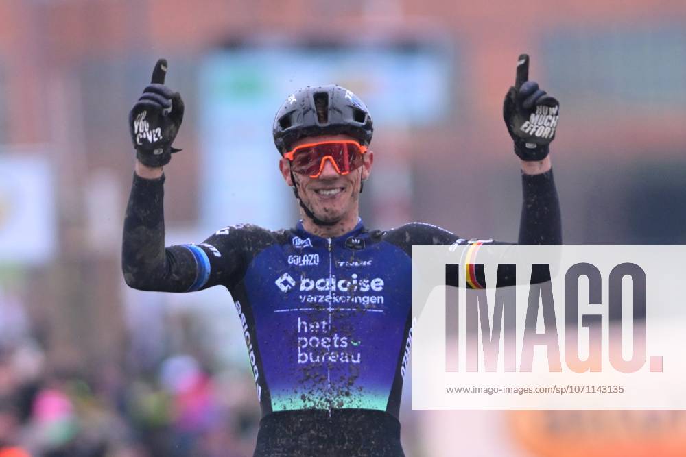 Belgian Thibau Nys celebrates after winning the Elite men race at the Belgian Cyclocross Championships in Beringen on Sunday 11 January 2026. DAVIDxPINTENS x155157303x