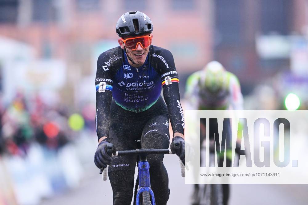 Belgian Thibau Nys celebrates after winning the Elite men race at the Belgian Cyclocross Championships in Beringen on Sunday 11 January 2026. DAVIDxPINTENS x155157786x