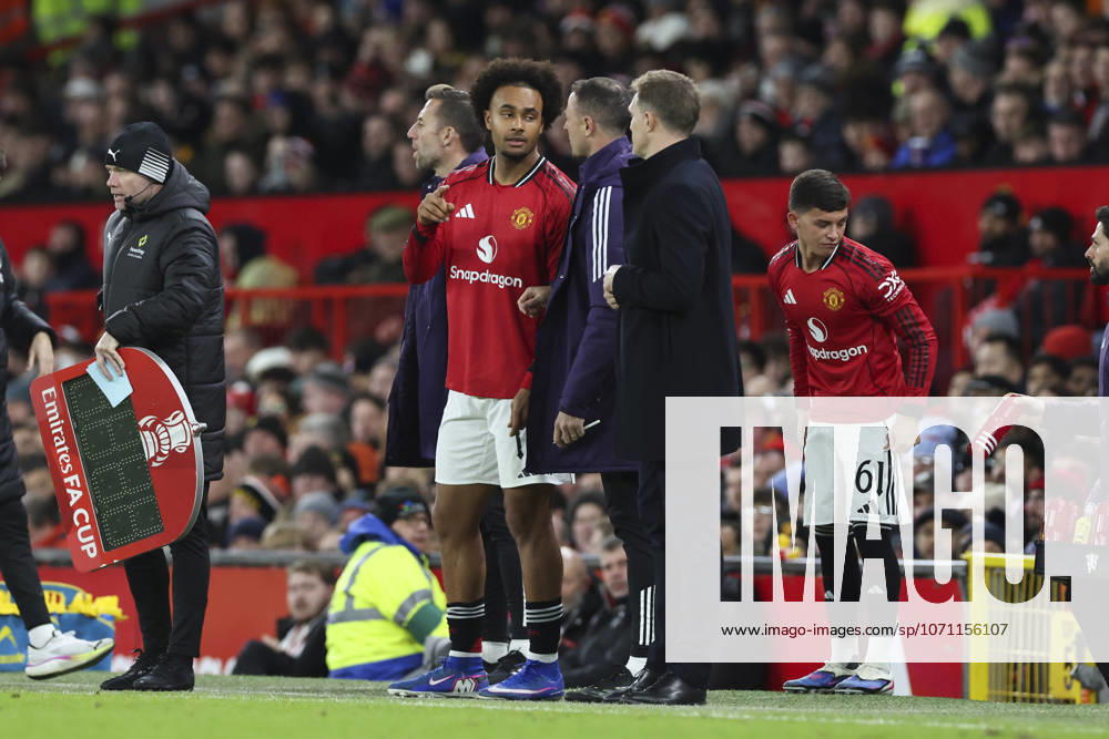 Manchester United, ManU v Brighton & Hove Albion, Emirates FA Cup Manchester United forward Joshua Zirkzee (11) comes on as a substitute during the Manchester United v Brighton & Hove Albion Emirates FA Cup Third Round match at Old Trafford, Manchester, England on 11 January 2026 Credit: Phil Duncan Every Second Media Editorial use only. All images are copyright Every Second Media Limited. No images may be reproduced without prior permission. All rights reserved. Premier League and Football League images are subject to licensing agreements with Football DataCo Limited. see https: www.football-dataco.com