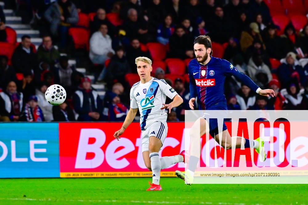 Khvicha Kvaratskhelia ( PSG ) during the French Cup match between Paris Saint Germain and Paris Football Club at Parc Des Princes on January 12 , 2026 in Paris, France. ( Photo by Federico Pestelini PsnewZ ) -