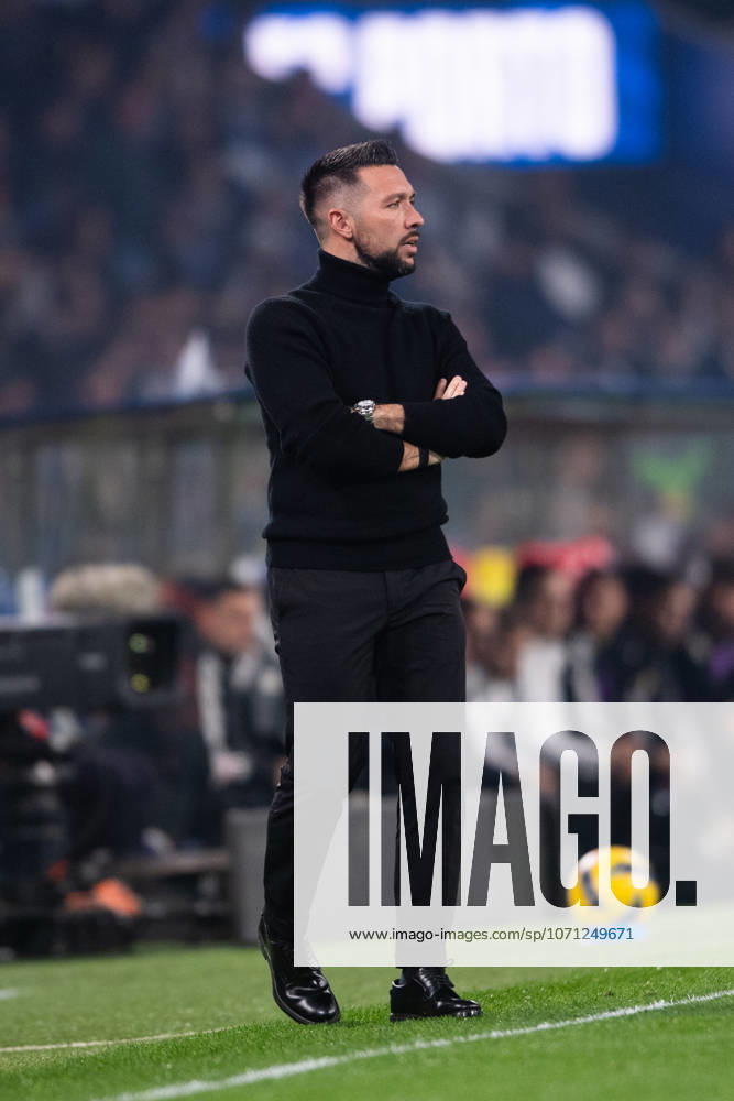 FC Porto v SL Benfica - Taca de Portugal Francesco Farioli, head coach of FC Porto, is seen during the Portuguese Cup match between FC Porto and SL Benfica, quarter-finals, at Estadio do Dragao in Porto, Portugal, on January 14, 2026. Porto Porto Portugal